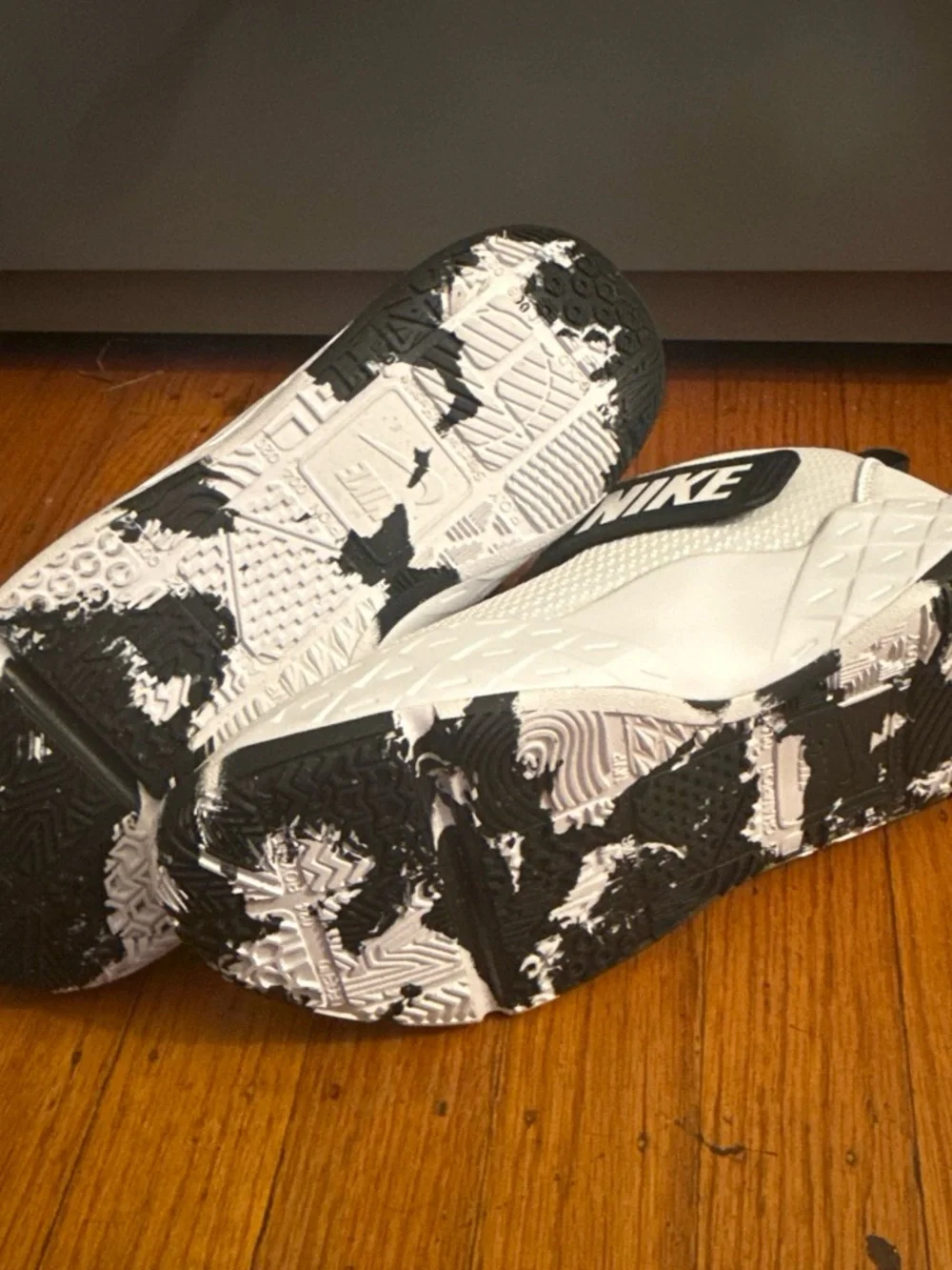 BRAND NEW - Nike Team Hustle D12 Basketball Shoes